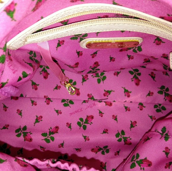 Betsey Johnson white hand bag (new) - Picture 2 of 4